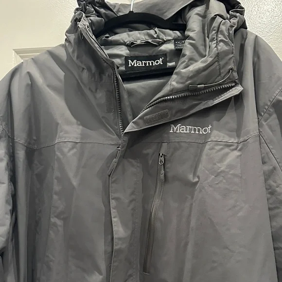 Marmot Men's Charcoal Winter Jacket - Picture 4 of 6